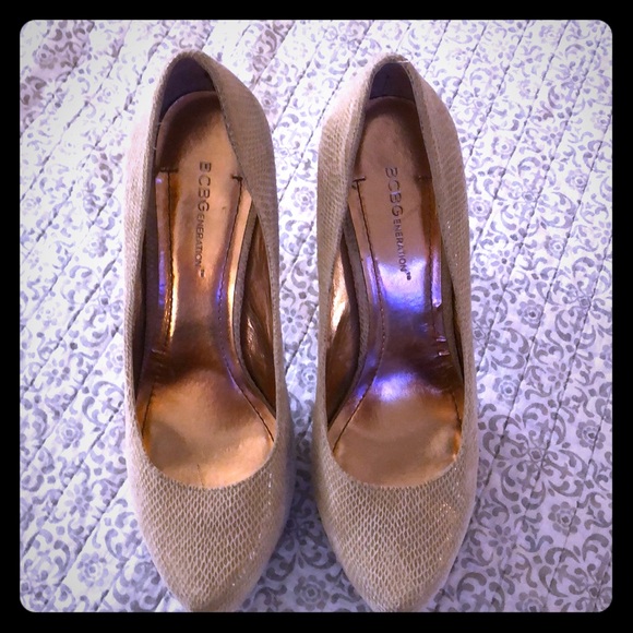 BCBGeneration Shoes - BCBGeneration tan heels size 7 1/2